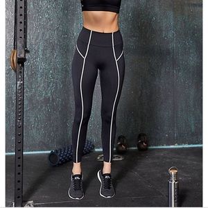 NWT Free People You’re a Peach Leggings